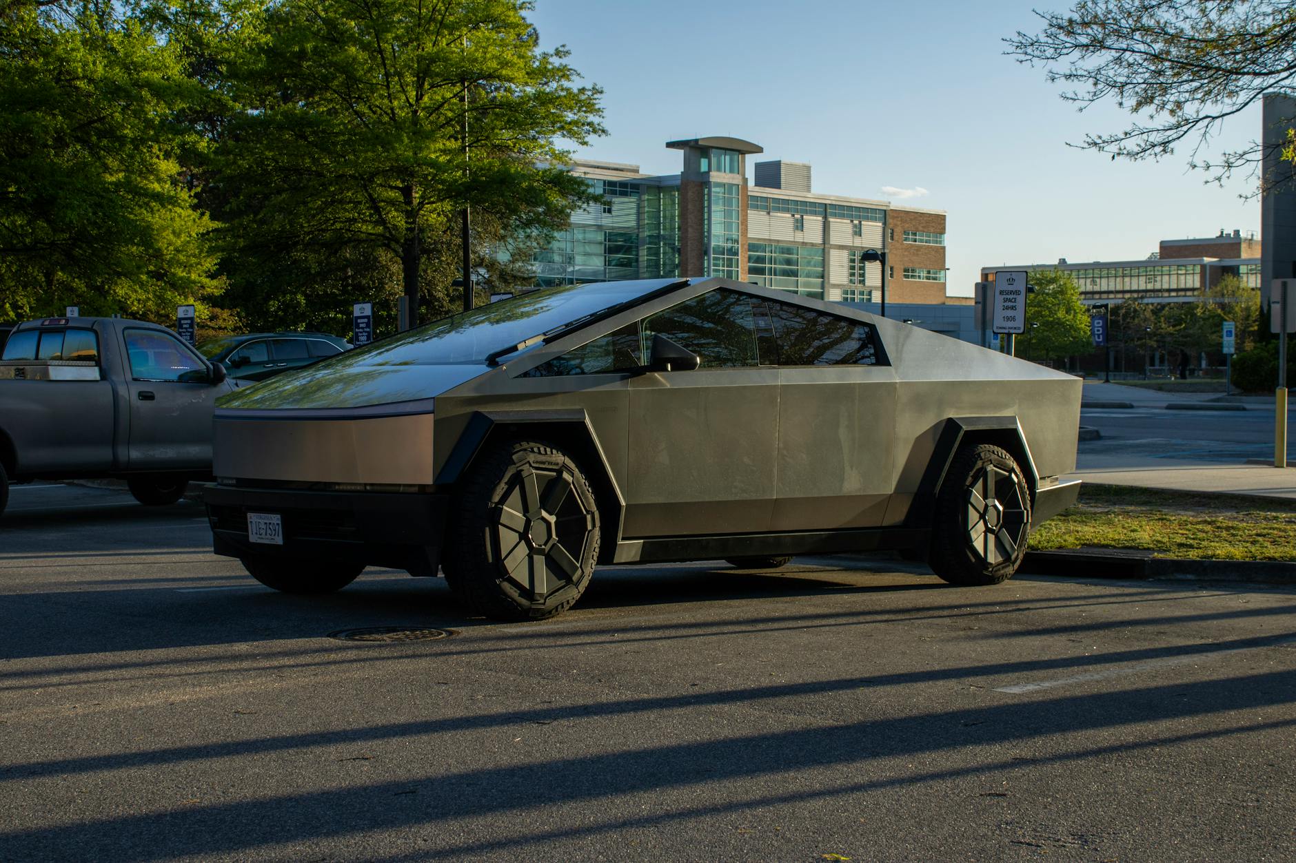 Tech Tides: How Innovation is Shaping Our Future in the Age of Sustainability